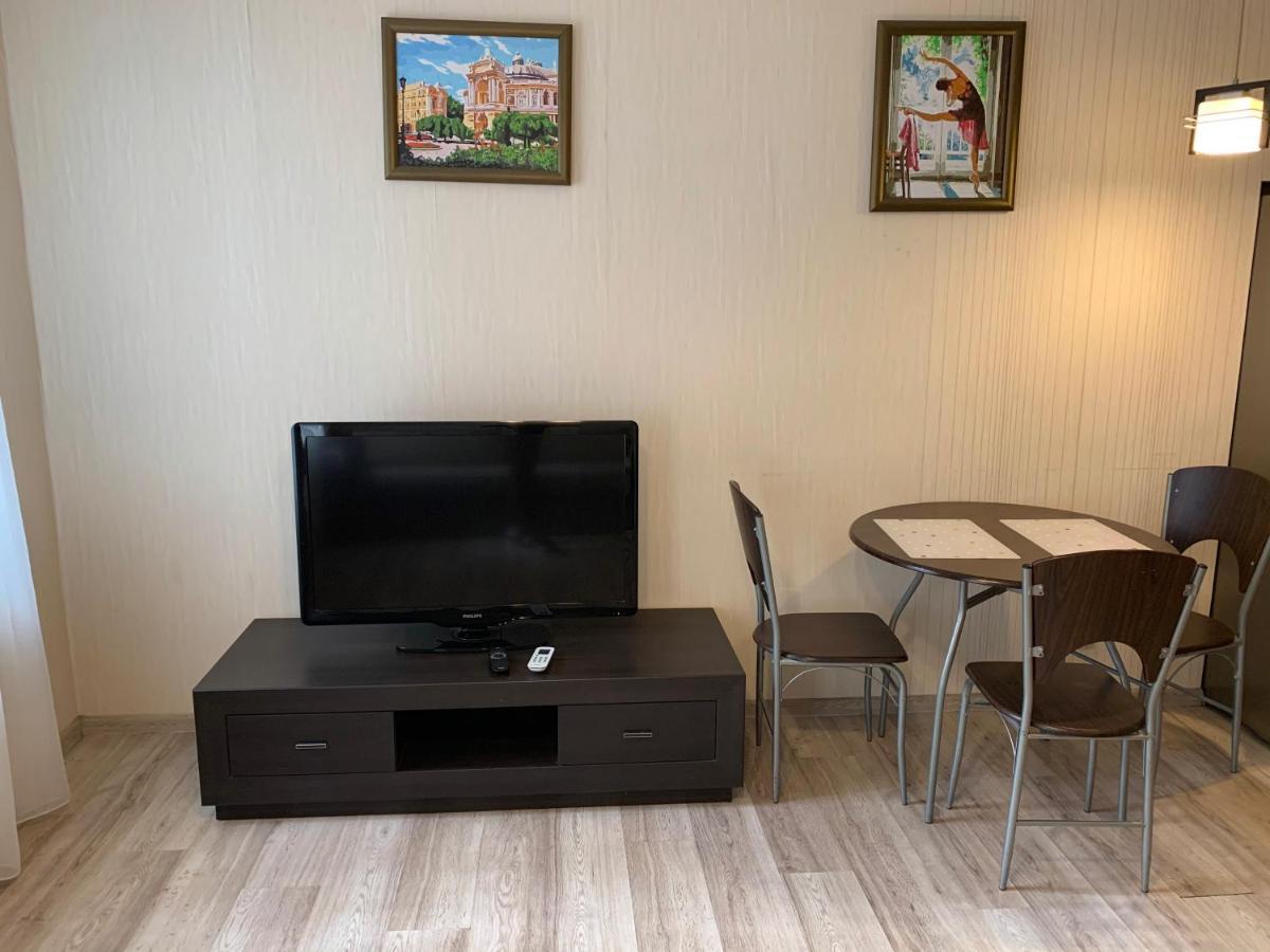 Excellent Apartment In The Center Of Odessa Екстер'єр фото